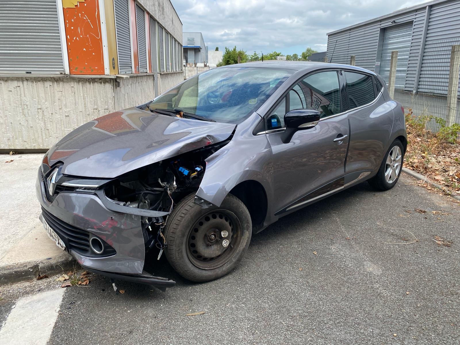 Voiture accidentée — rachat véhicule accidenté Marmande